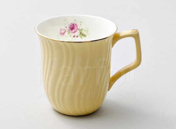 Mug Seasons. Yellow Repast