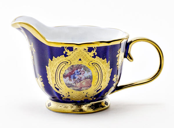 Creamer Couple in love Royal Classics