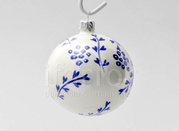 Christmas tree toy Christmas ball Holland. Winter berries