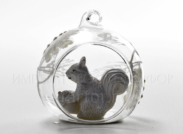 Christmas tree toy Squirrel in an open balloon