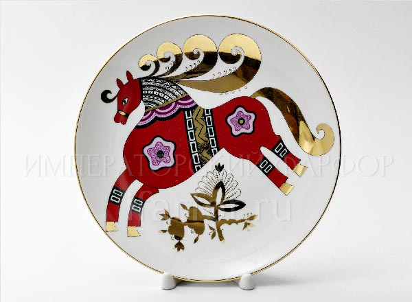 Plate decor. Red horse