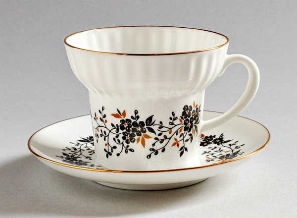 Cup and saucer tea Thin branches 2 Wave