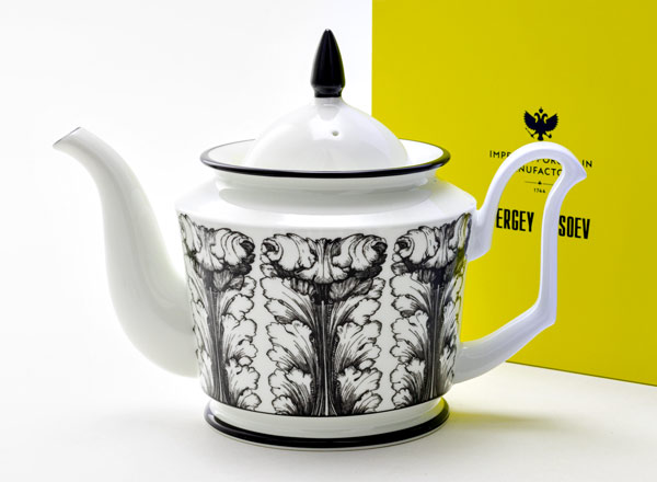 Teapot in a gift box Magic Garden I Julia
