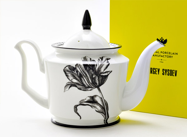 Teapot in a gift box Magic Garden II Julia