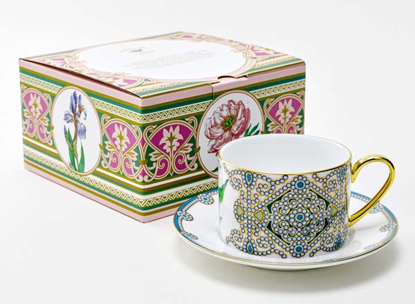 Cup and saucer in a gift box Flowers and berries of Russia. May lily of the valley Solo