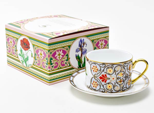 Cup and saucer in a gift box Flowers and berries of Russia. Oriental poppy Solo