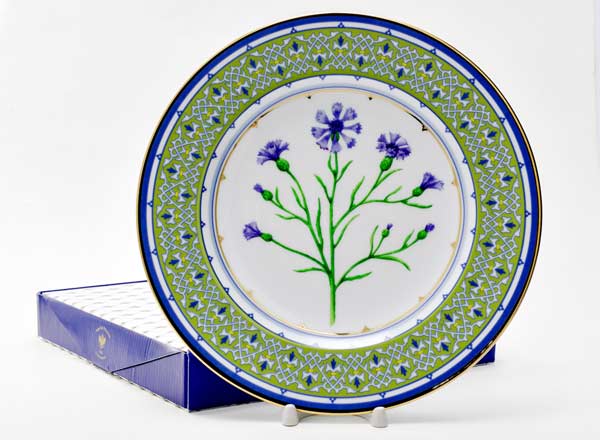 Decorative plate in a gift box Flowers and berries of Russia. Sky-blue bluet
