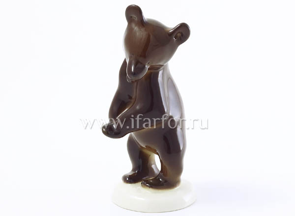 Sculpture Standing bear cub Indefined