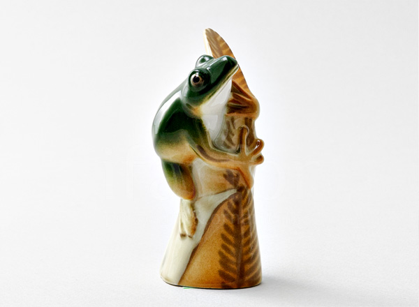 Sculpture Frog on the leafe Emerald